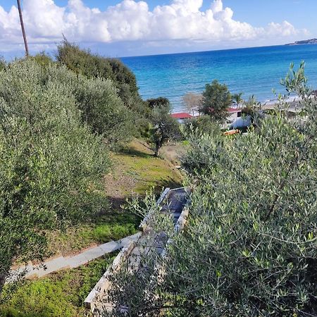Coral Villas Kómboi Esterno foto