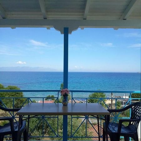 Coral Villas Kómboi Esterno foto