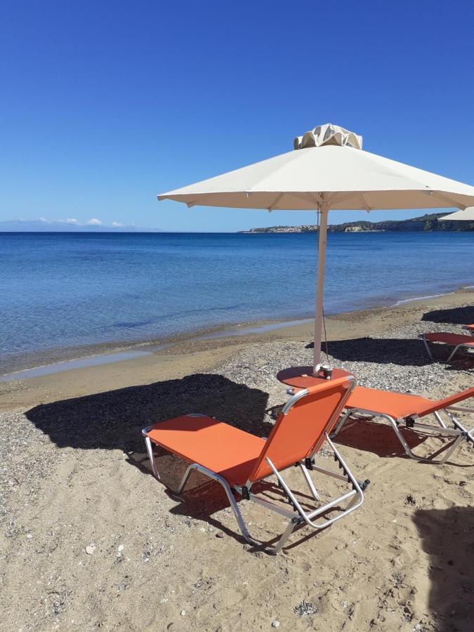 Coral Villas Kómboi Esterno foto