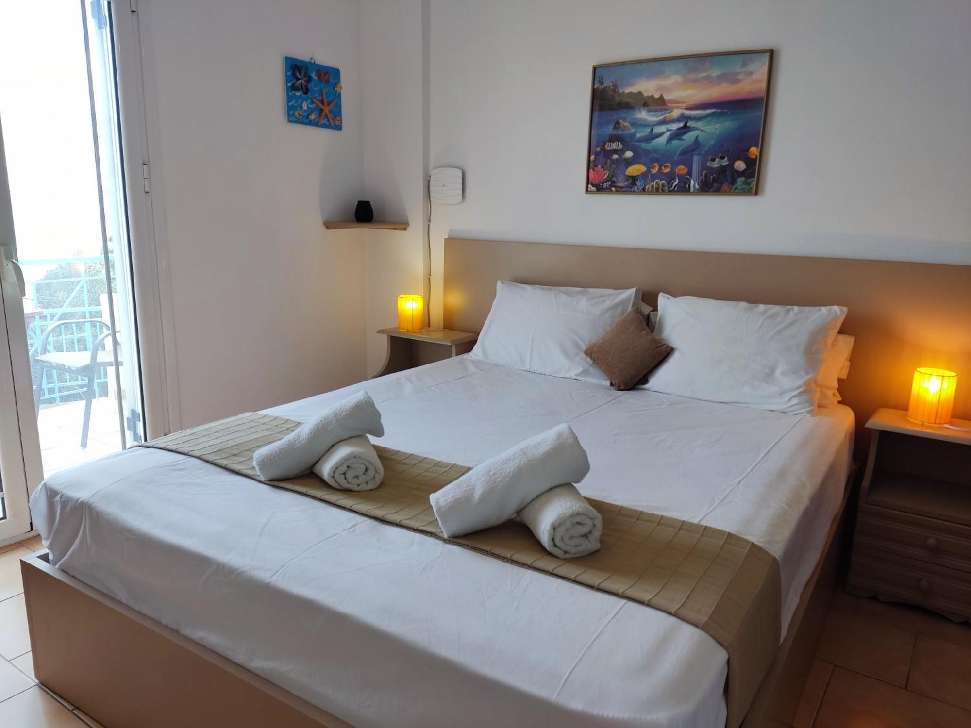 Coral Villas Kómboi Esterno foto