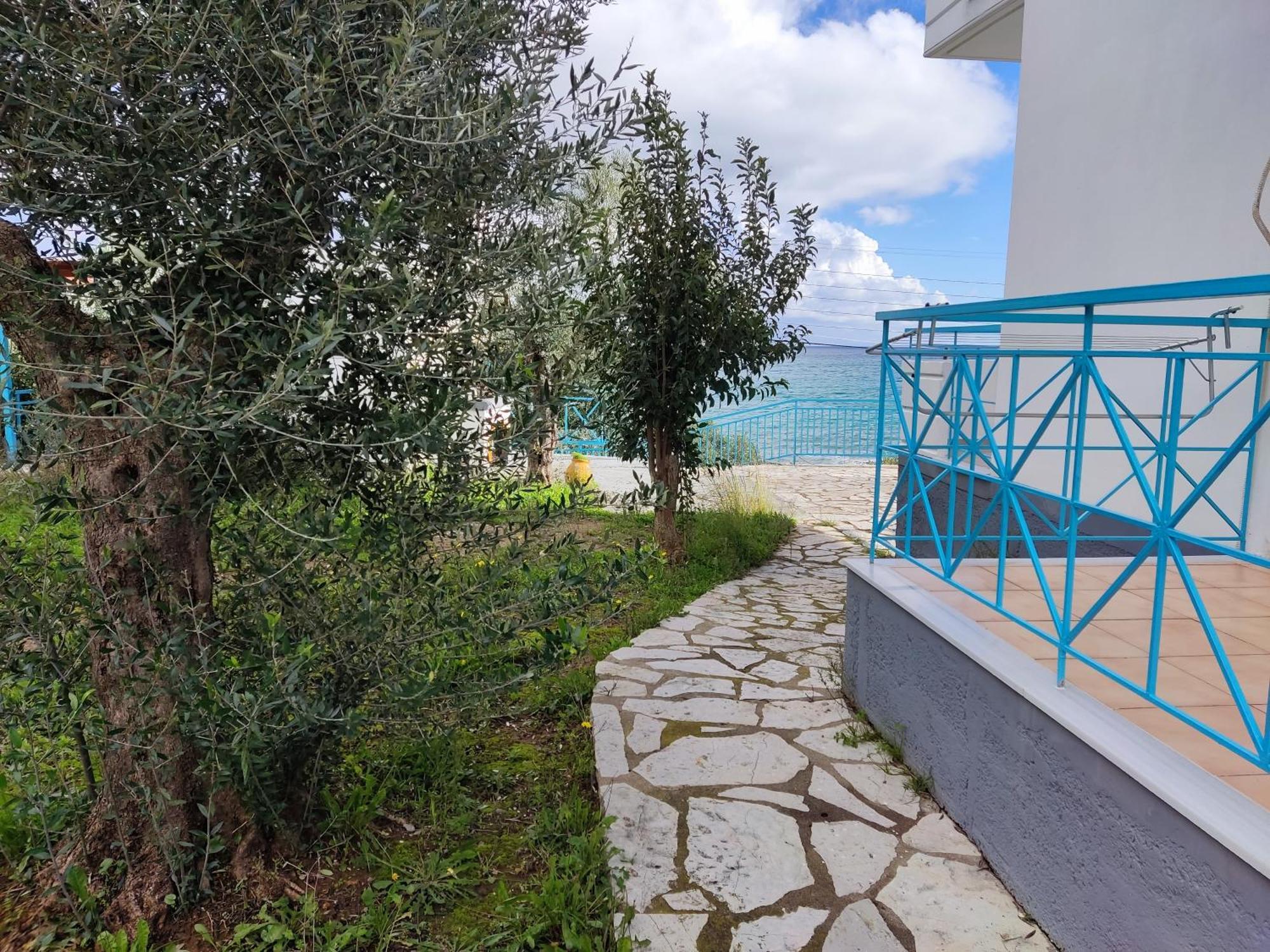 Coral Villas Kómboi Esterno foto