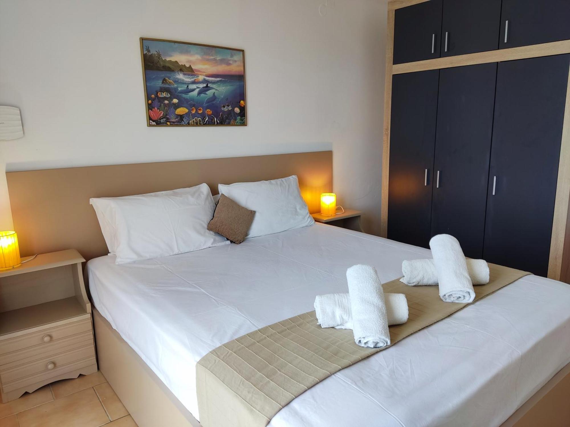 Coral Villas Kómboi Esterno foto