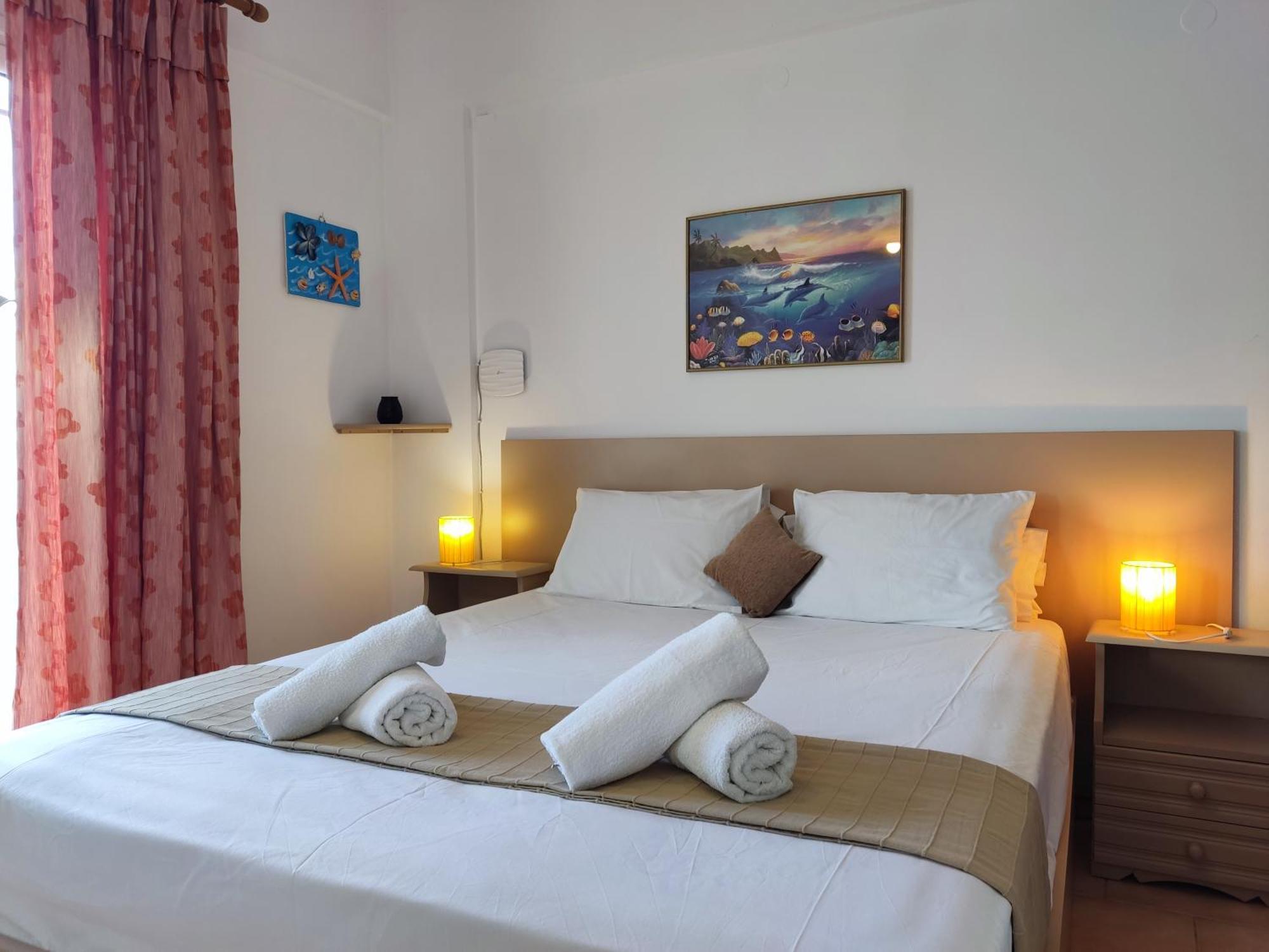Coral Villas Kómboi Esterno foto
