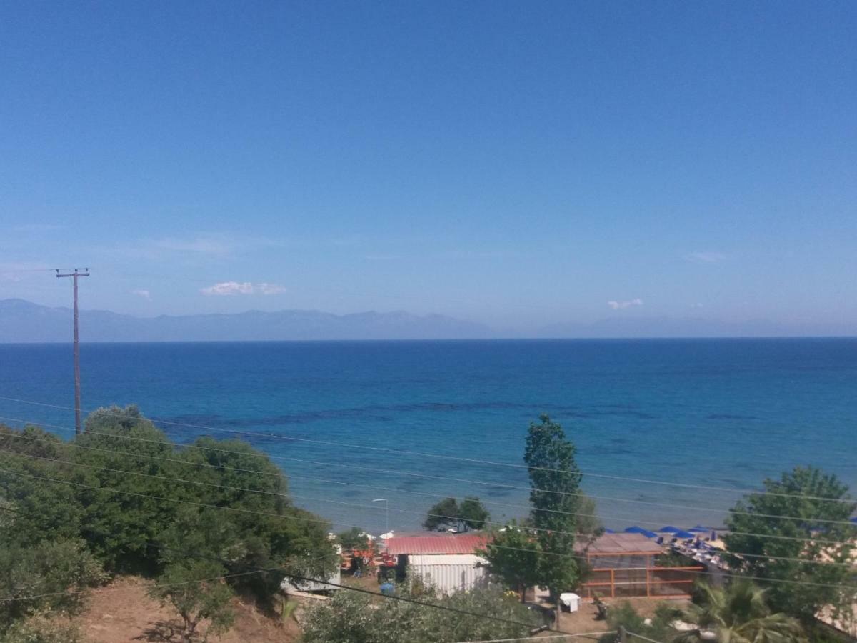Coral Villas Kómboi Esterno foto
