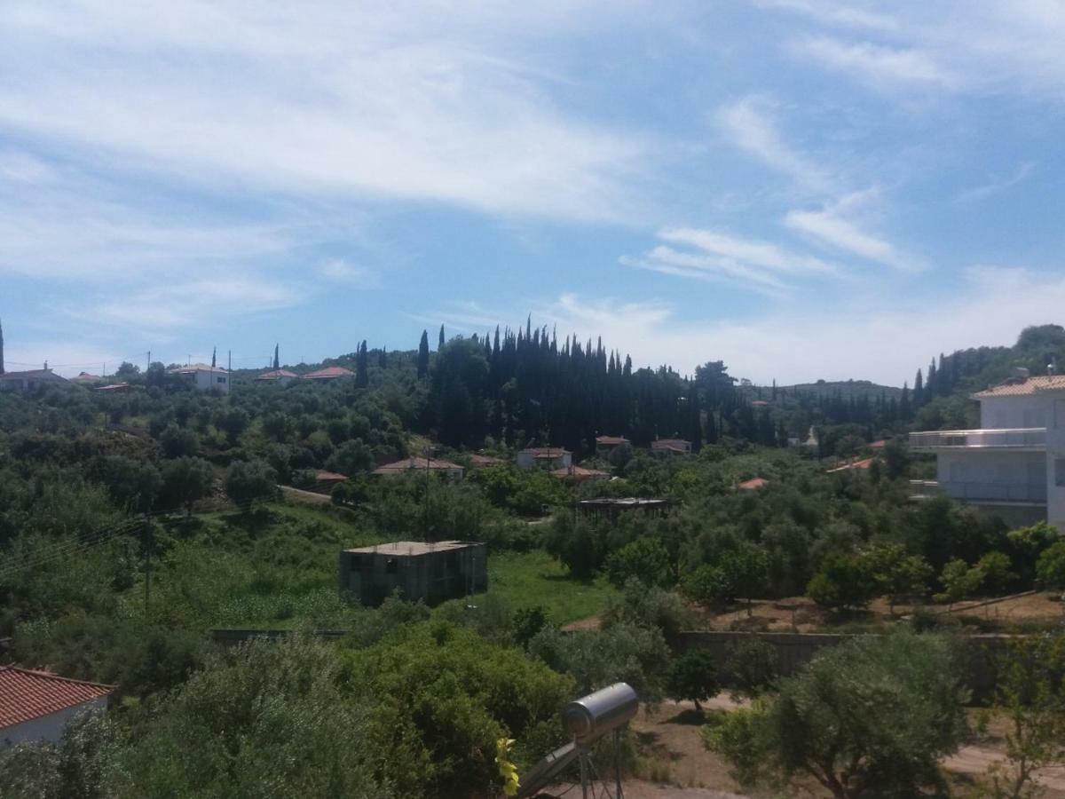 Coral Villas Kómboi Esterno foto